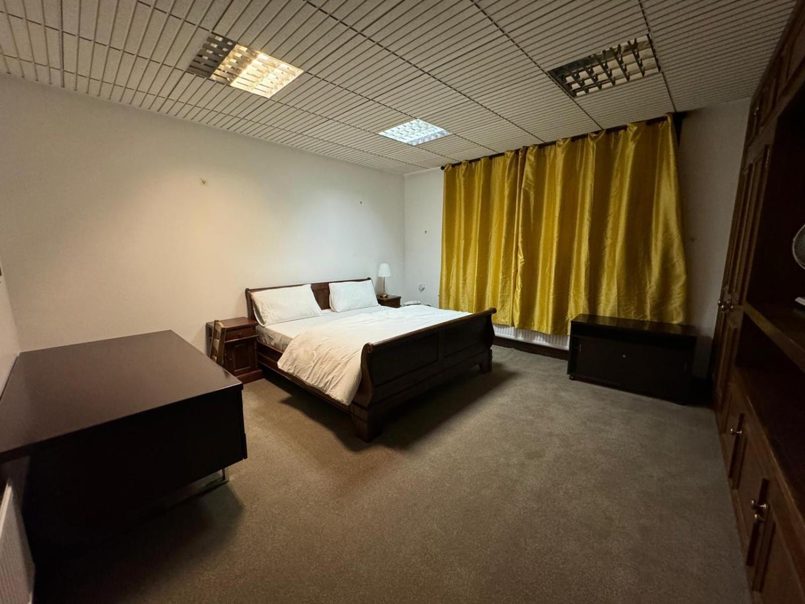 London Stockwell Station Apartment Room photo