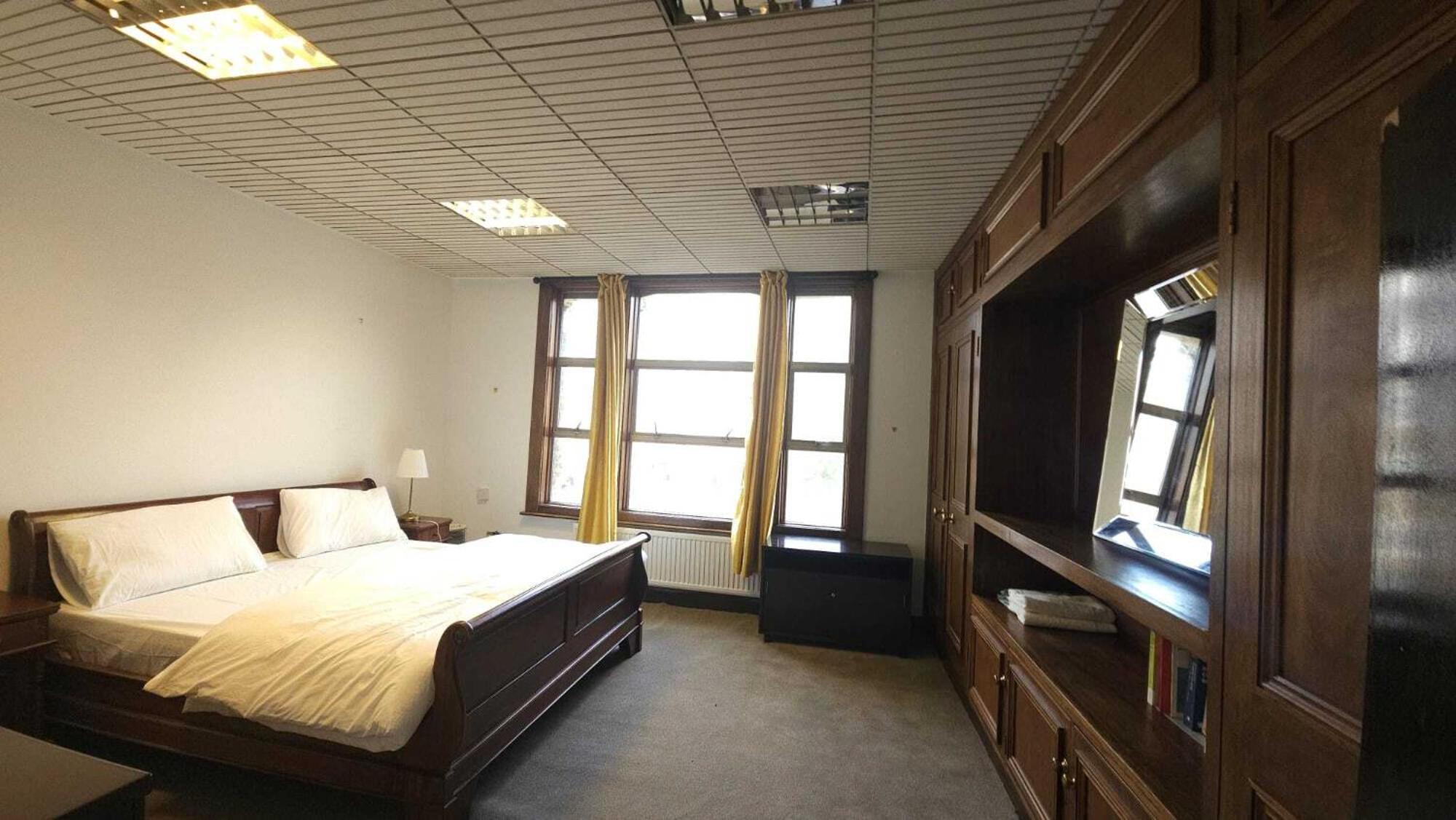 London Stockwell Station Apartment Room photo