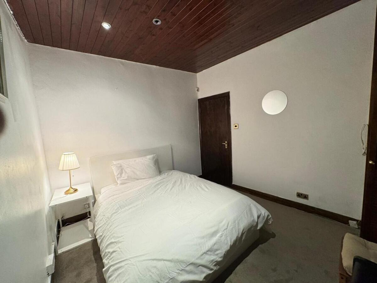 London Stockwell Station Apartment Room photo
